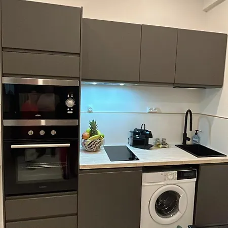 Centre Sur Avenue Jean Medecin A 8 Minutes De Marche Apartment Nice