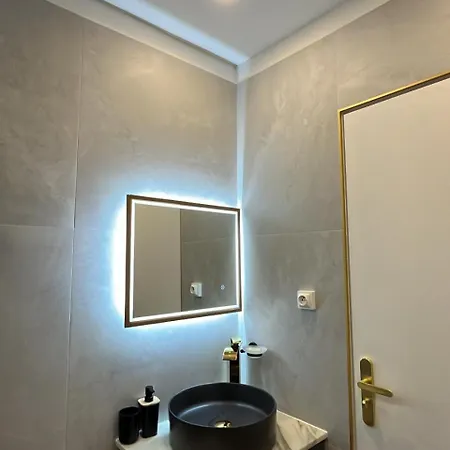 Centre Sur Avenue Jean Medecin A 8 Minutes De Marche Apartment Nice
